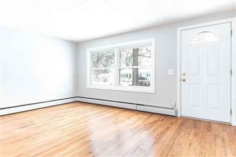 113 Asylum Rd, Warwick, RI 02889 photo 13