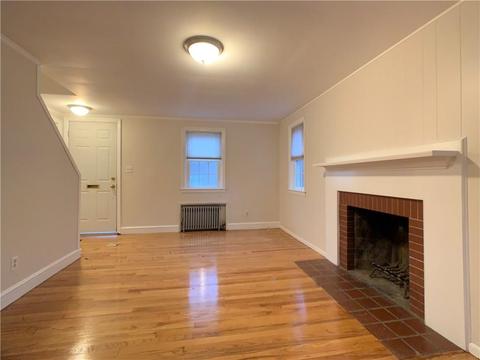 63 Prudence Ct, Warwick, RI 02888 photo 2