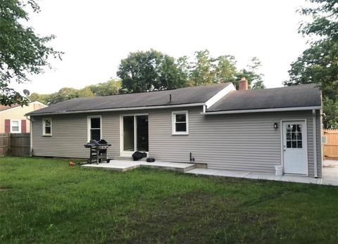 116 Shamrock Dr, Warwick, RI 02889 photo 2