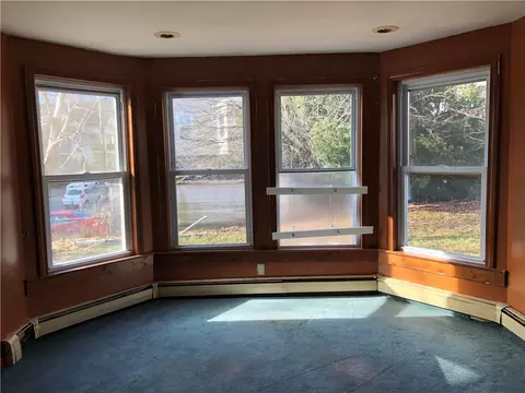 27 Phebe St, Woonsocket, RI 02895 photo 6
