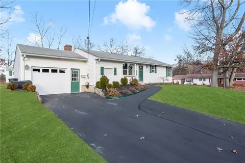 140 Chatworth Ave, Warwick, RI 02886 photo 2