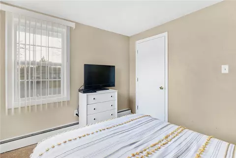 140 Chatworth Ave, Warwick, RI 02886 photo 16