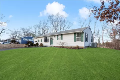 140 Chatworth Ave, Warwick, RI 02886 photo 3