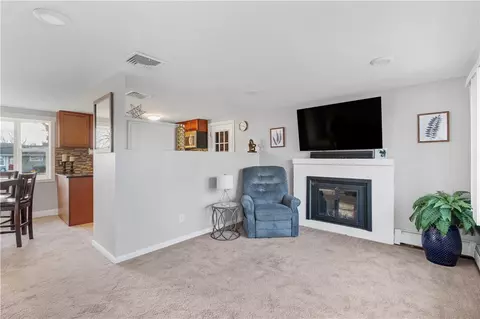140 Chatworth Ave, Warwick, RI 02886 photo 11