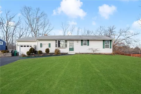 140 Chatworth Ave, Warwick, RI 02886 photo 1