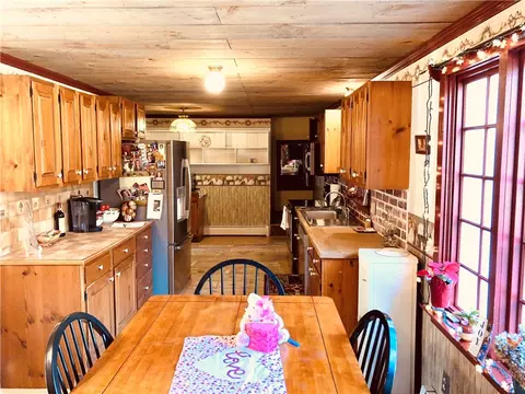 127 E Killingly Rd, Foster, RI 02825 photo 10