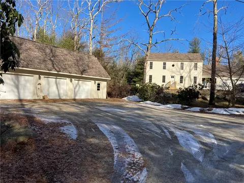 127 E Killingly Rd, Foster, RI 02825 photo 2