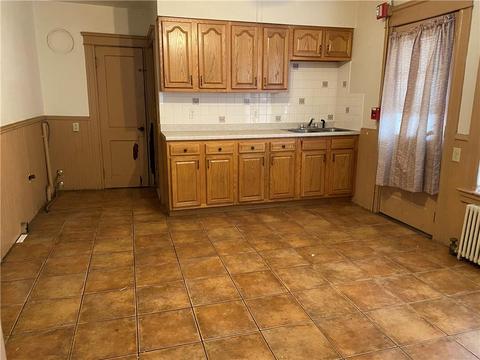 292 Logee St, Woonsocket, RI 02895 photo 3