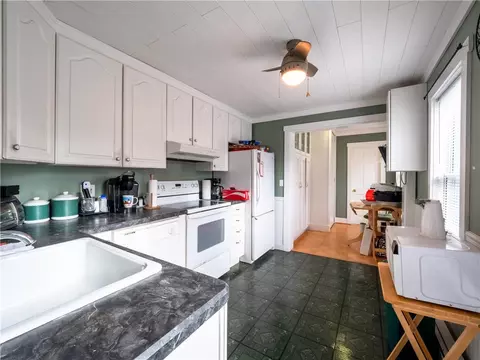35 Berkley St, Woonsocket, RI 02895 photo 12