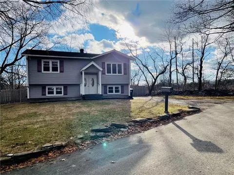 90 Flagg Ave, Warwick, RI 02886 photo 2