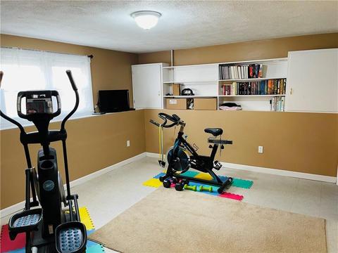 90 Flagg Ave, Warwick, RI 02886 photo 13