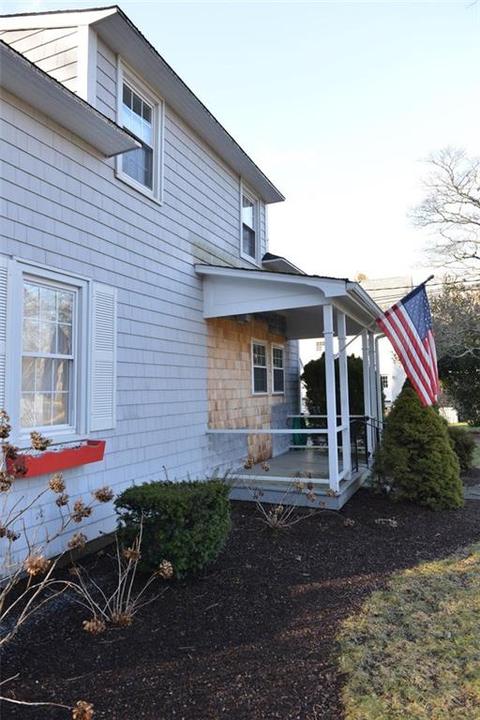 7 Middleton Rd, Bristol, RI 02809 photo 3