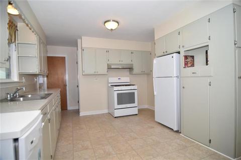 22 Boiling Spring Ave, Westerly, RI 02891 photo 4