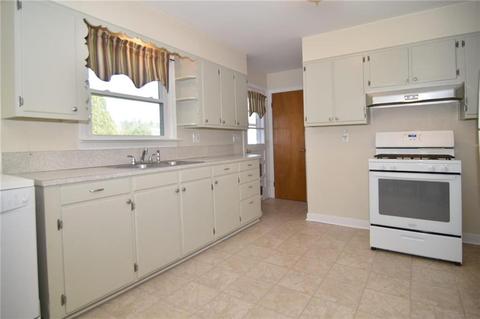 22 Boiling Spring Ave, Westerly, RI 02891 photo 5