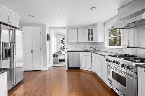 461 Love Ln, Warwick, RI 02886 photo 11