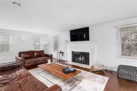 461 Love Ln, Warwick, RI 02886 photo 6
