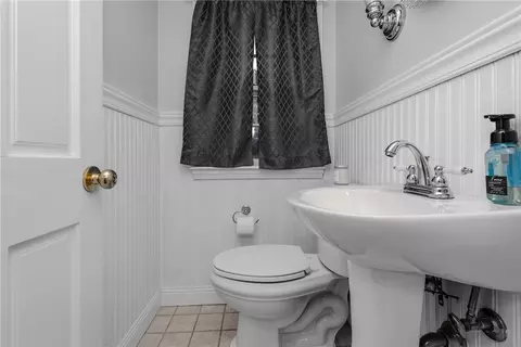 461 Love Ln, Warwick, RI 02886 photo 22