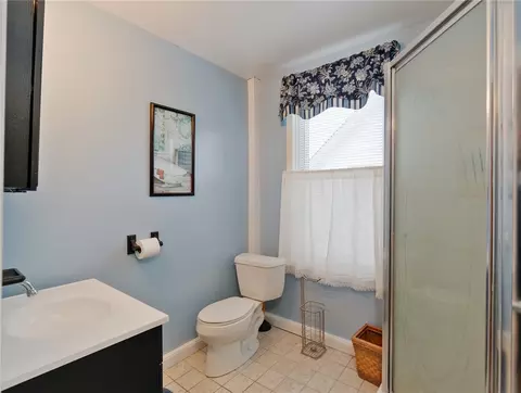 27 Andrews St, Woonsocket, RI 02895 photo 12