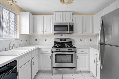 37 Eagle Run #B, East Greenwich, RI 02818 photo 6