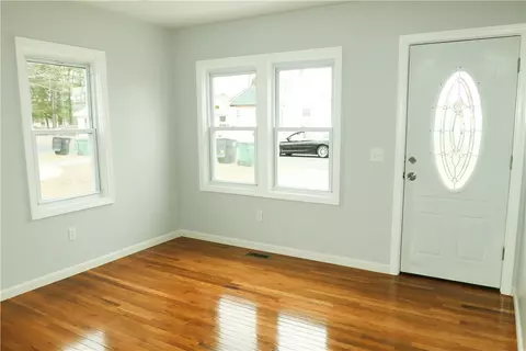 22 Langley St, Warwick, RI 02886 photo 6