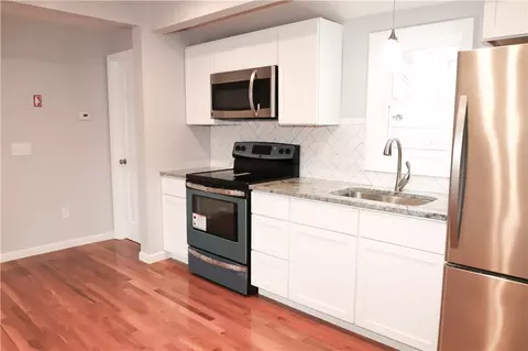 22 Langley St, Warwick, RI 02886 photo 4