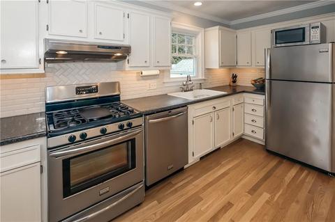 7 Lee St, Westerly, RI 02891 photo 4