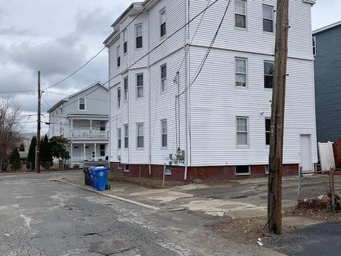32 Pendleton St, Cranston, RI 02920 photo 4