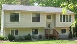 27 Sisson Rd, Coventry, RI 02827 photo 1
