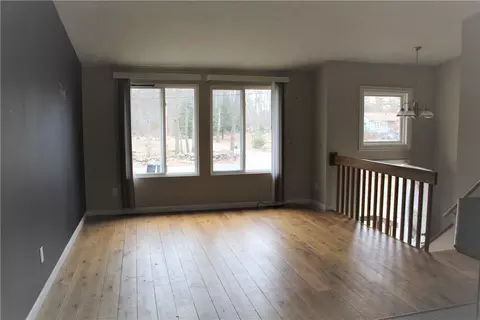 27 Sisson Rd, Coventry, RI 02827 photo 3