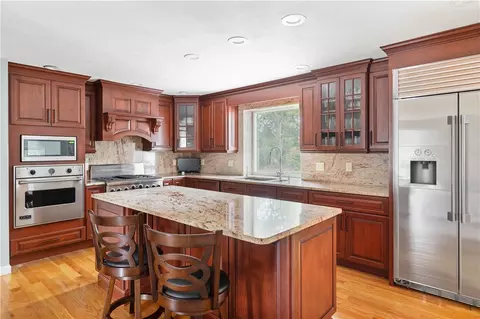 11 Pasco Cir, Warwick, RI 02886 photo 9
