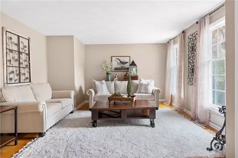 11 Pasco Cir, Warwick, RI 02886 photo 3