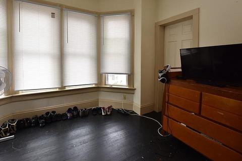 212 Welles St, Woonsocket, RI 02895 photo 5