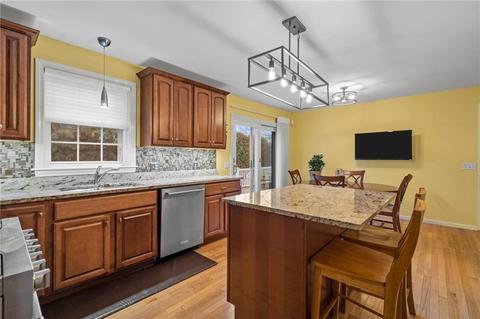 21 Davis Cir, Warwick, RI 02886 photo 13