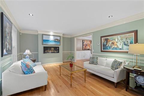 21 Davis Cir, Warwick, RI 02886 photo 4