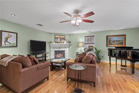 21 Davis Cir, Warwick, RI 02886 photo 17