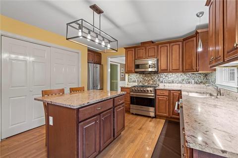 21 Davis Cir, Warwick, RI 02886 photo 12