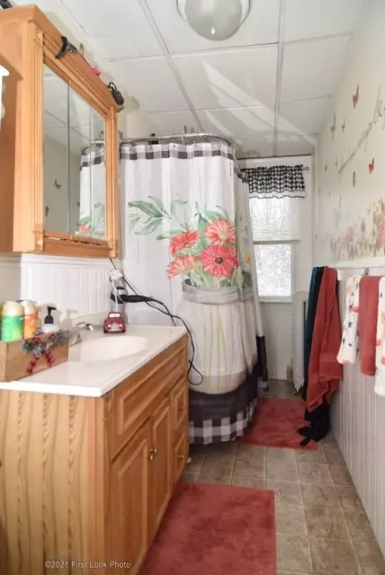 635 Southmain St, Woonsocket, RI 02895 photo 37