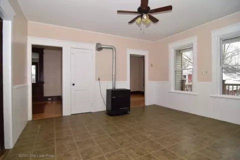 635 Southmain St, Woonsocket, RI 02895 photo 14