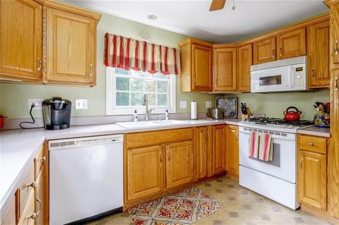 76 Chapmans Ave, Warwick, RI 02886 photo 12