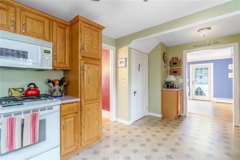 76 Chapmans Ave, Warwick, RI 02886 photo 11