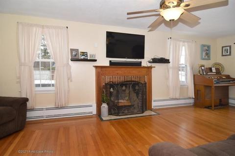 184 Harmony Ct, Warwick, RI 02889 photo 7