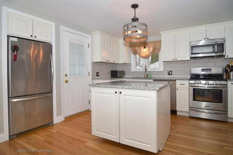 184 Harmony Ct, Warwick, RI 02889 photo 4
