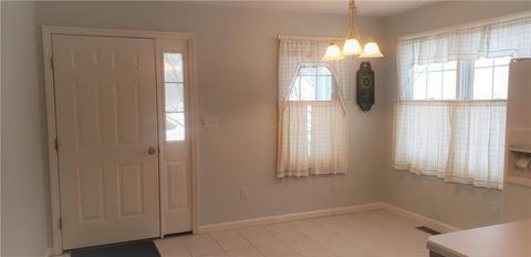 8 Fox Run Rd, Blackstone, MA 01504 photo 3