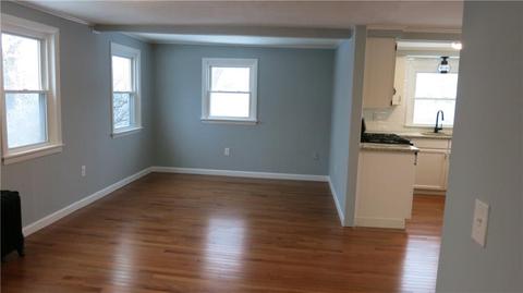 16 Powhatan St, Warwick, RI 02889 photo 10