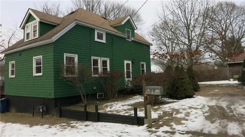 16 Powhatan St, Warwick, RI 02889 photo 1