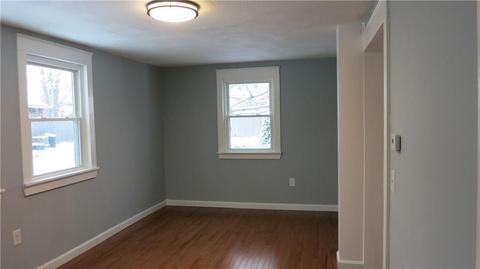 16 Powhatan St, Warwick, RI 02889 photo 4
