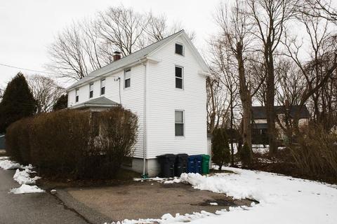 149 Oakside St, Warwick, RI 02889 photo 2
