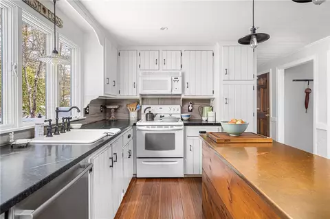 20 Locust Valley Rd, Exeter, RI 02822 photo 6