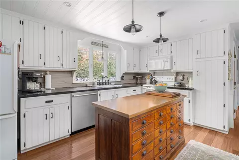 20 Locust Valley Rd, Exeter, RI 02822 photo 5