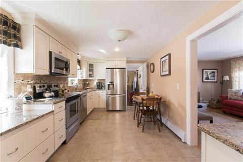 15 Central St, Warwick, RI 02886 photo 12